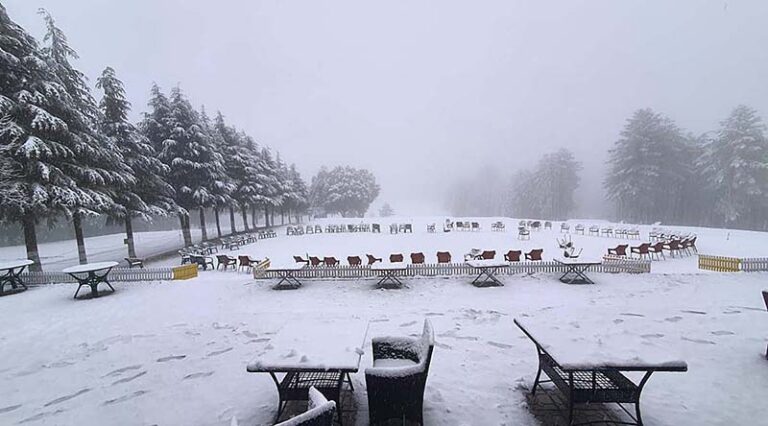 APP40-130123
MURREE: January 13 – A view of snow, covered the hilly town station after two days snowfall followed the area. APP/ABB